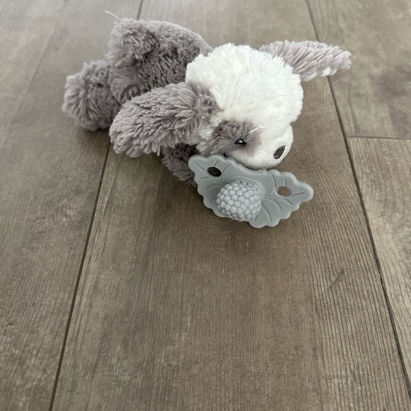 RAZBABY Razbuddy Razberry Teether/Pacifier Holder w/Removable Baby Teether Toy - Picture 2 of 7